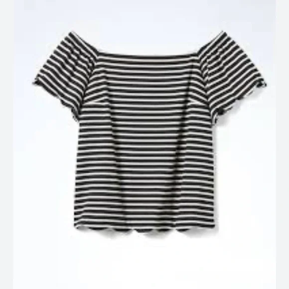 Banana Republic Black White Stripe Off Shoulder Scallop Hem Top M Blouse Preppy - Picture 2 of 7
